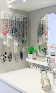 18 Beautiful Jewelry Display Ideas | Craft Minute
