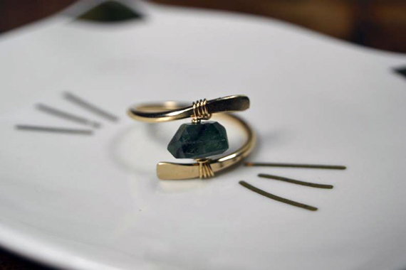 Wire-Wrapped-Emerald-Gemstone-Ring